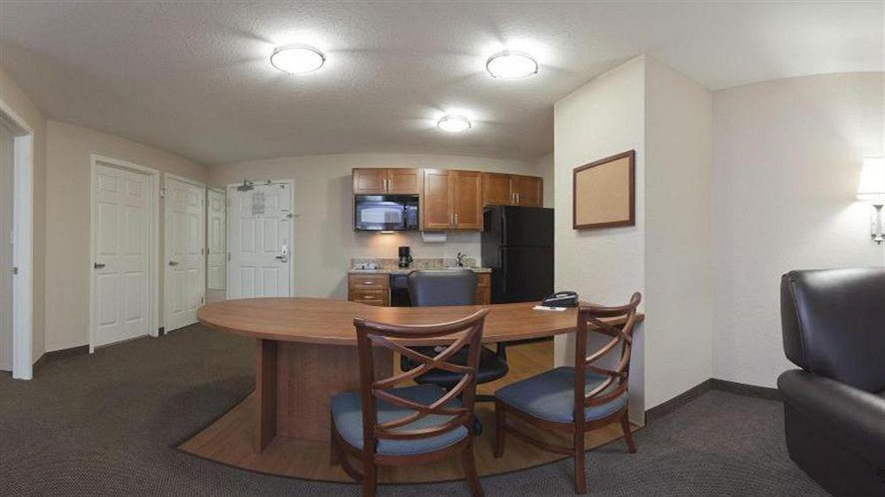 Candlewood Suites Indianapolis East By Ihg Exteriör bild